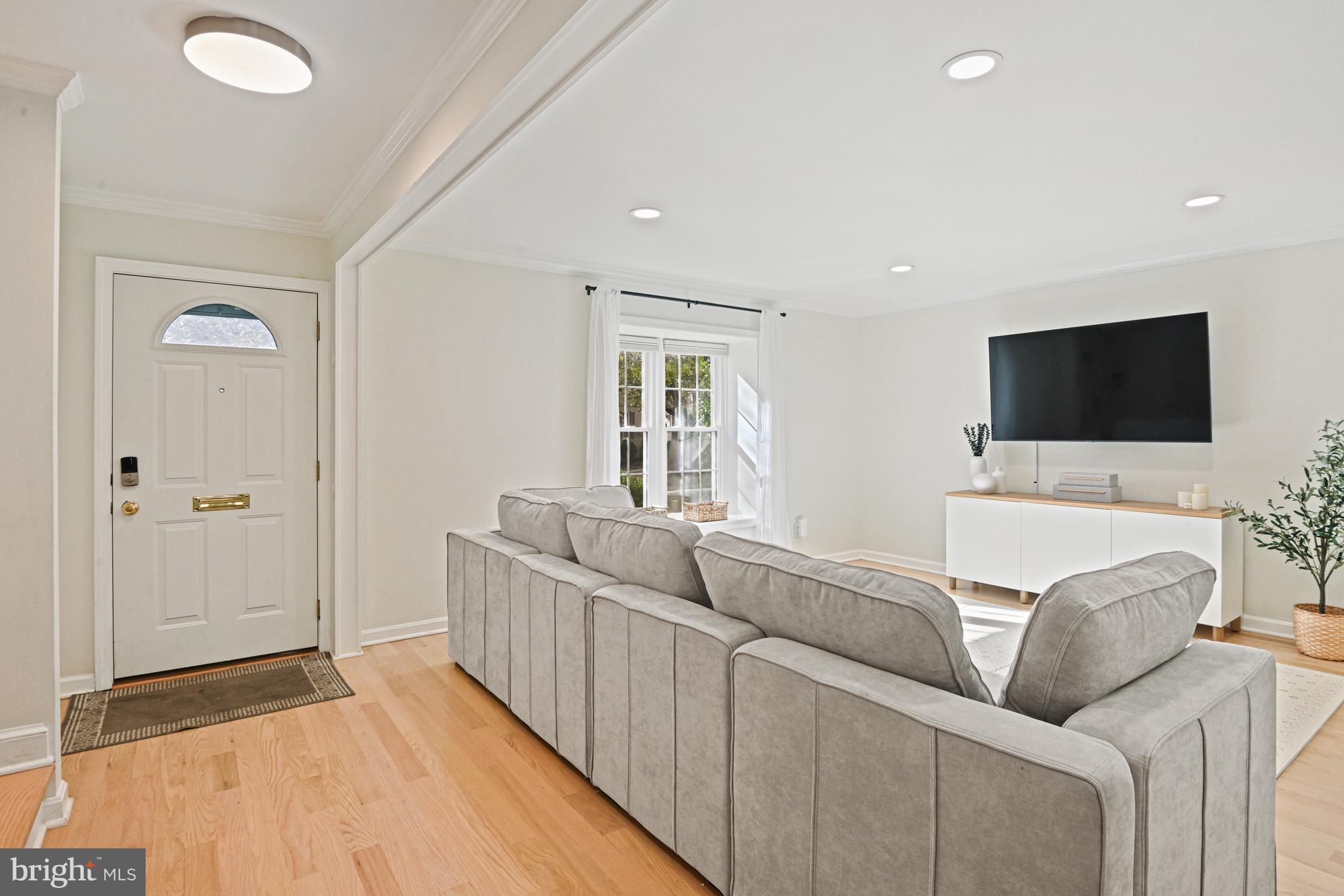 3175 STONEHURST DRIVE