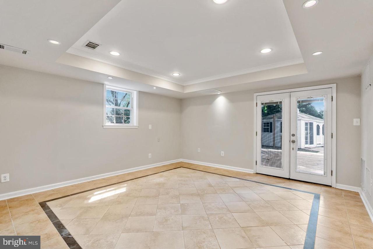 SOLITUDE - Residential