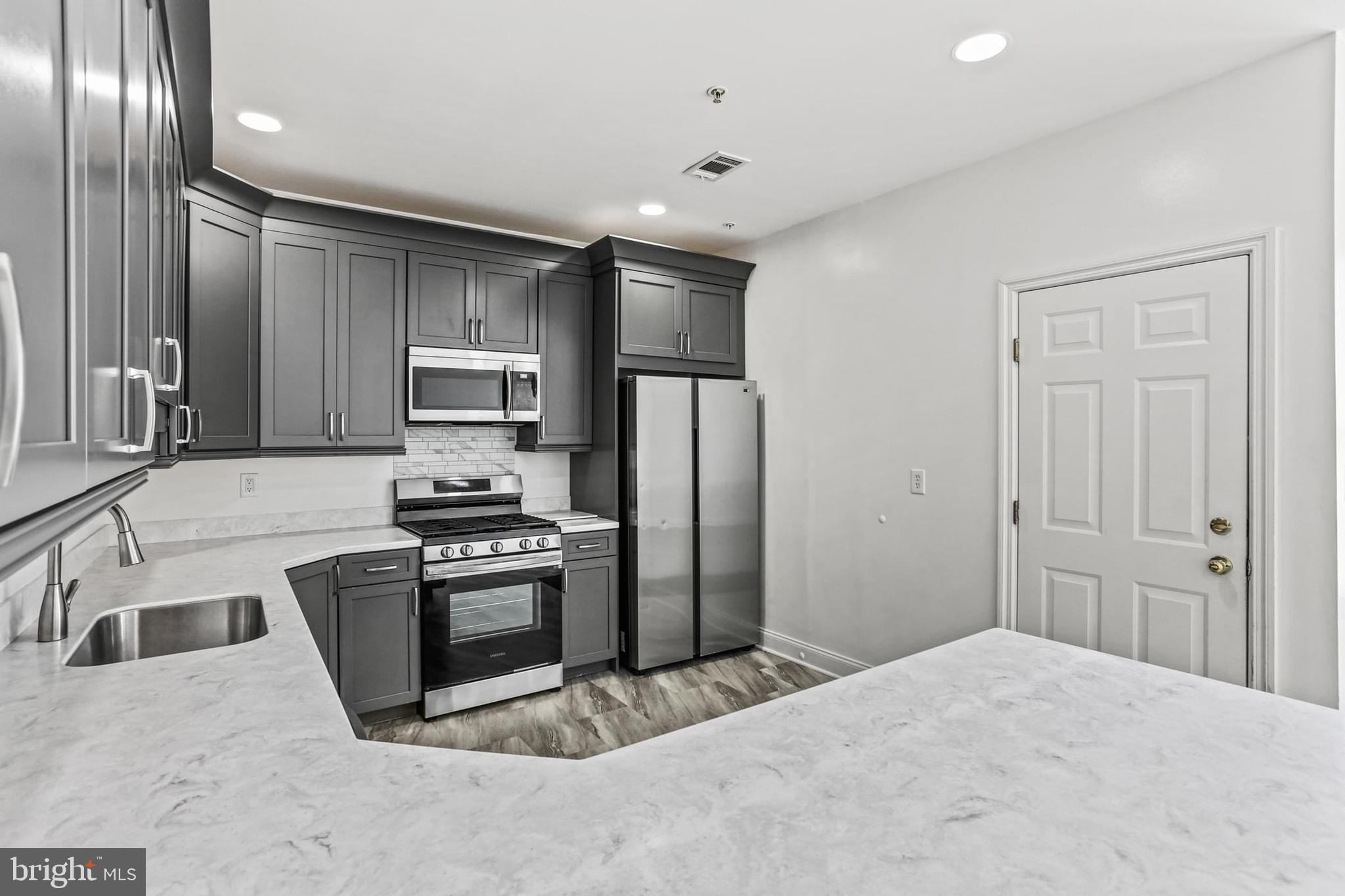 FIELDSTONE - Residential