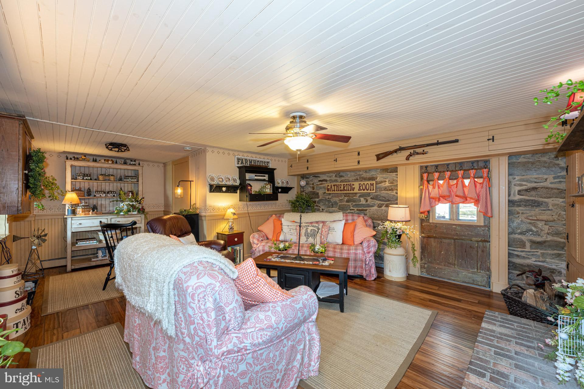 TOWN OF HILLSBORO - Residential