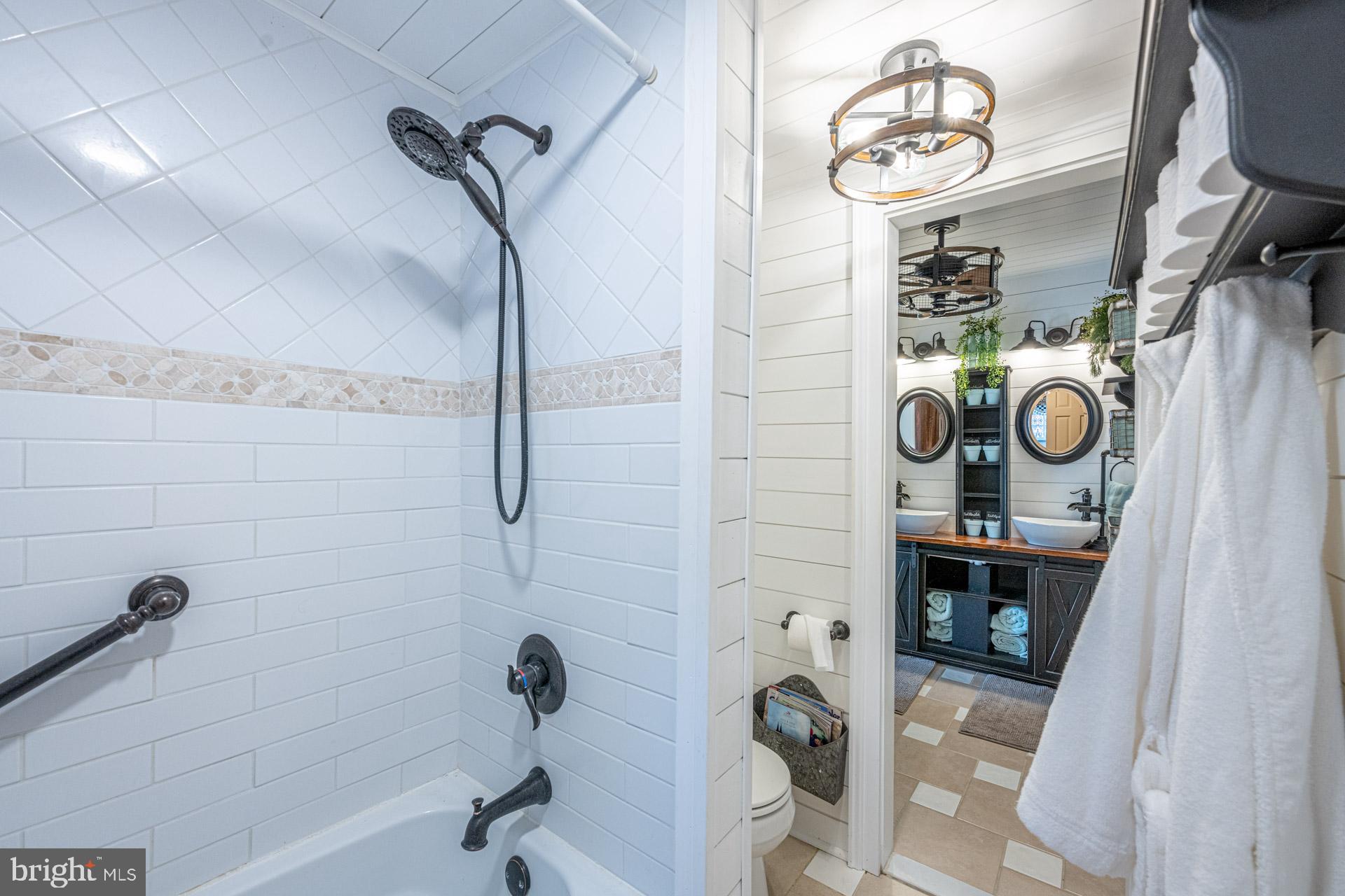 TOWN OF HILLSBORO - Residential