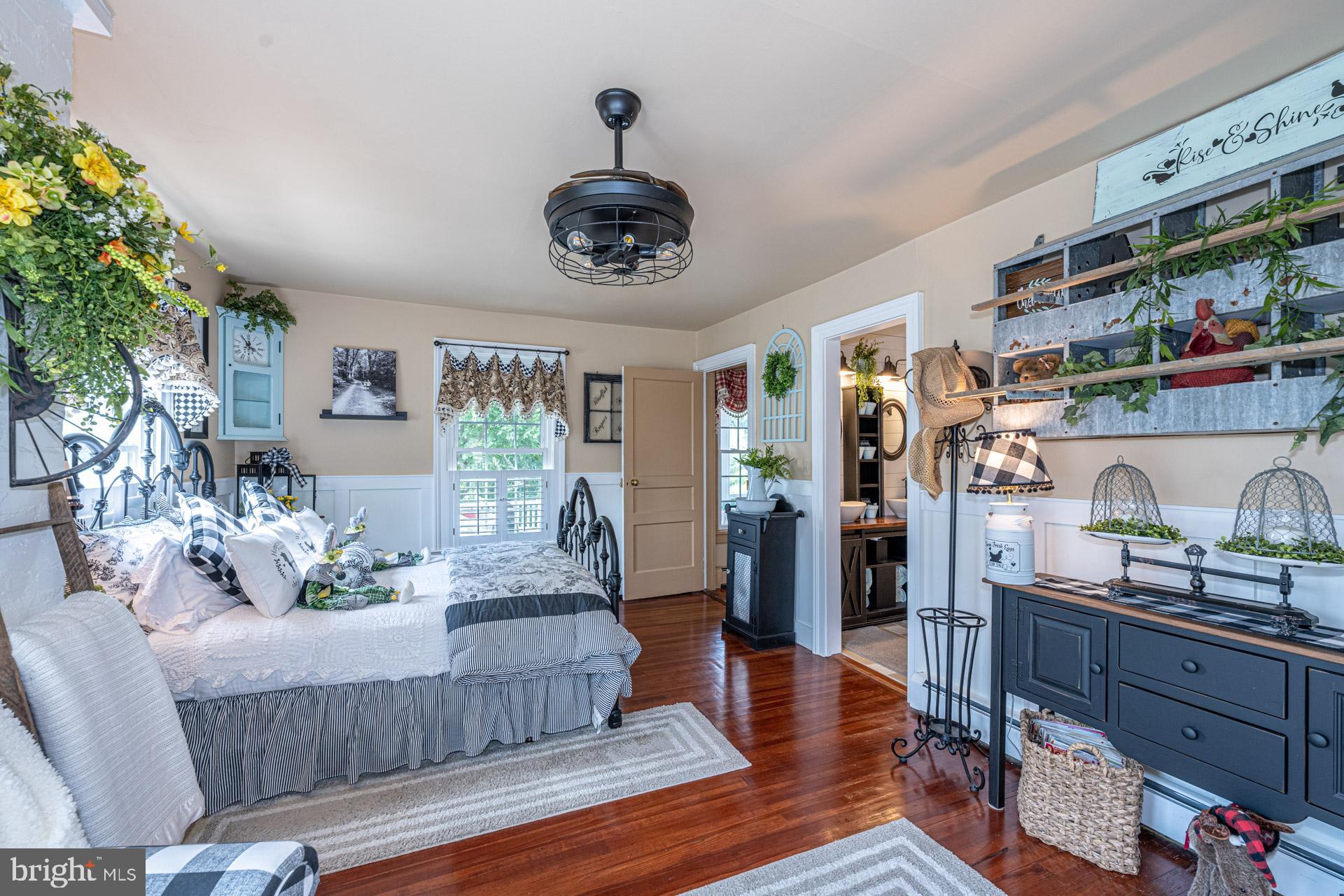 TOWN OF HILLSBORO - Residential