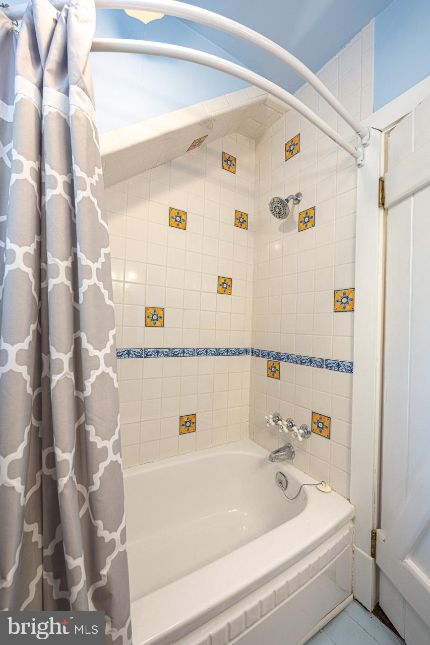 TOWN OF HILLSBORO - Residential