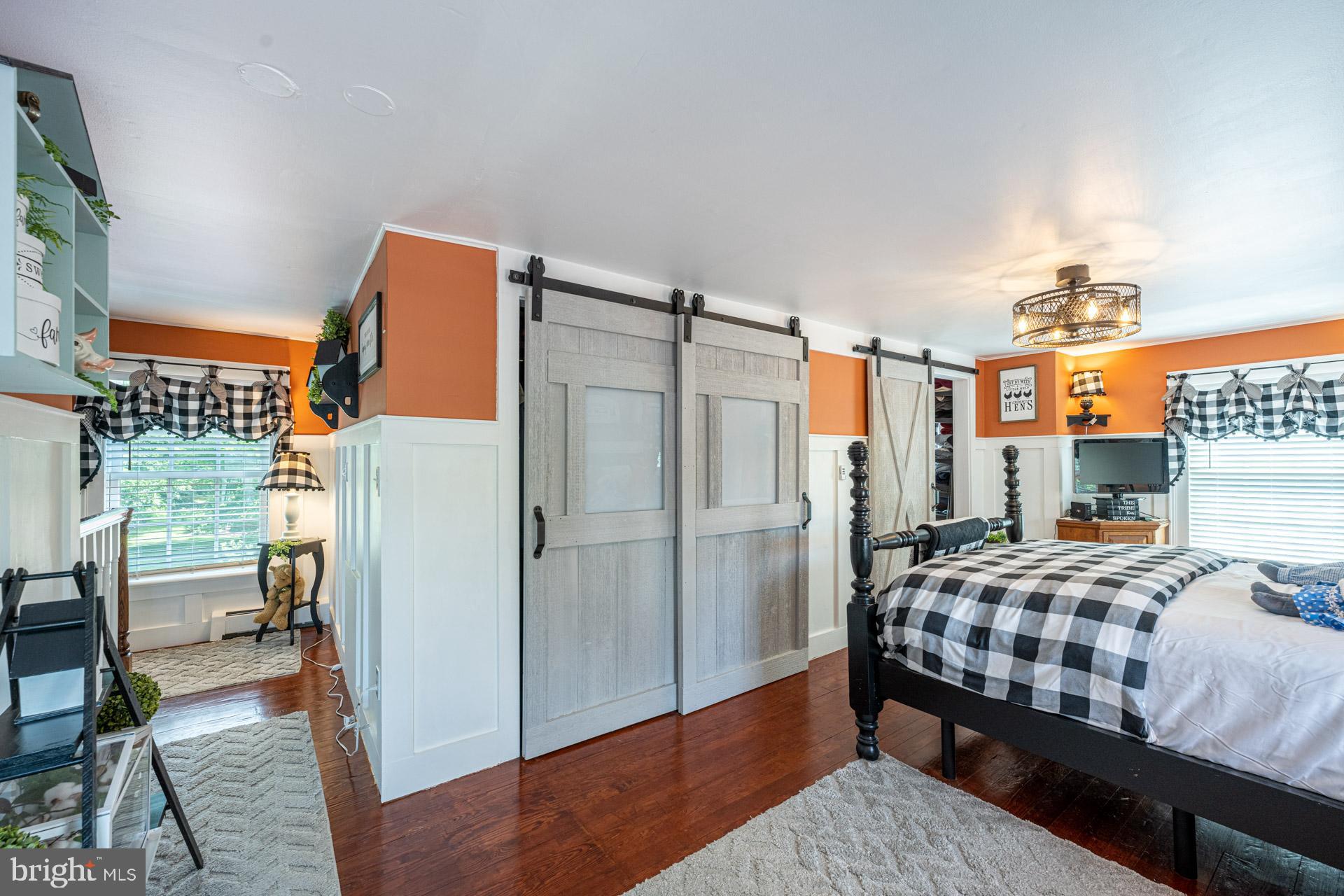 TOWN OF HILLSBORO - Residential