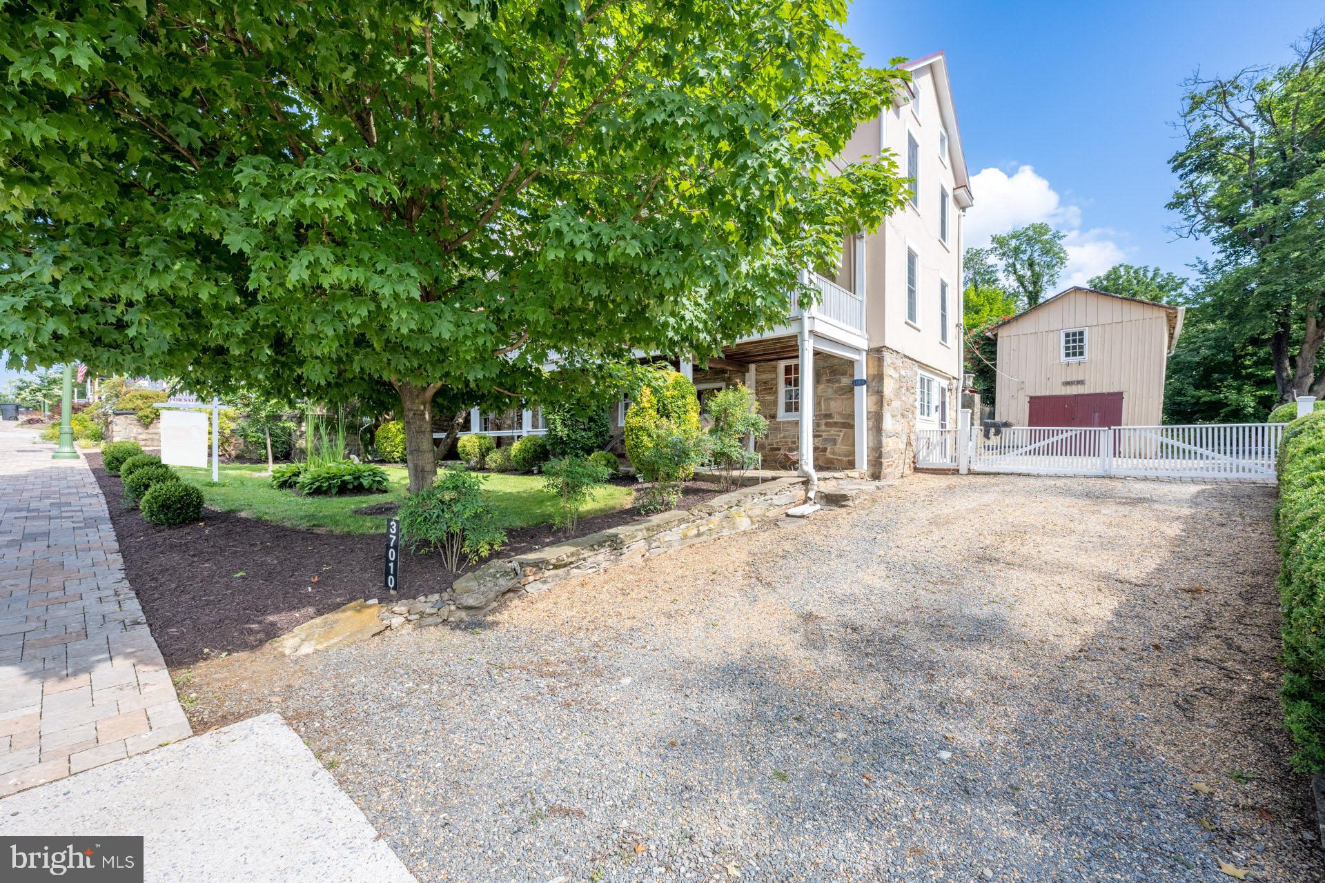 TOWN OF HILLSBORO - Residential