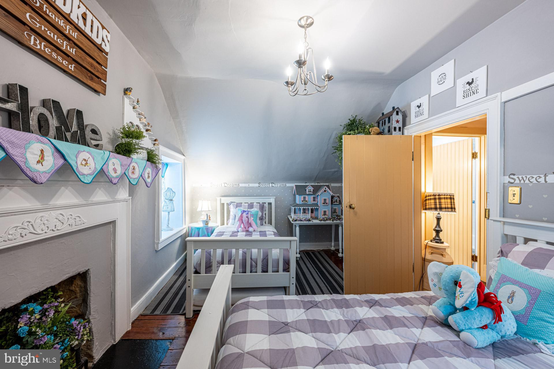 TOWN OF HILLSBORO - Residential