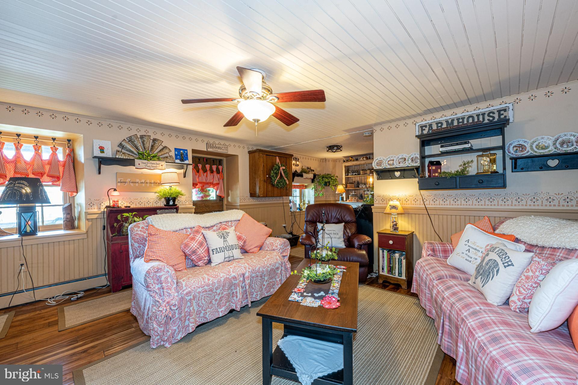 TOWN OF HILLSBORO - Residential