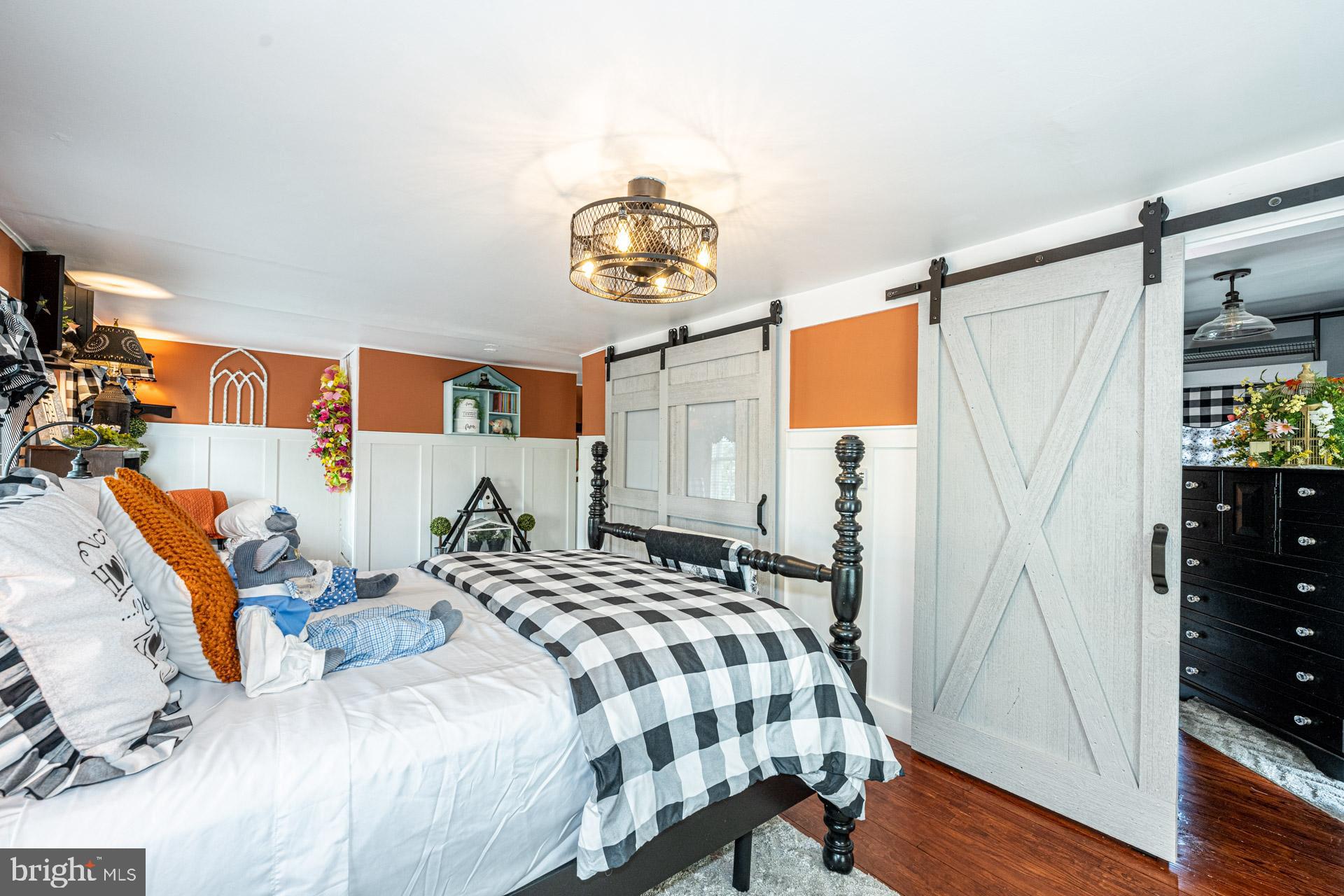 TOWN OF HILLSBORO - Residential