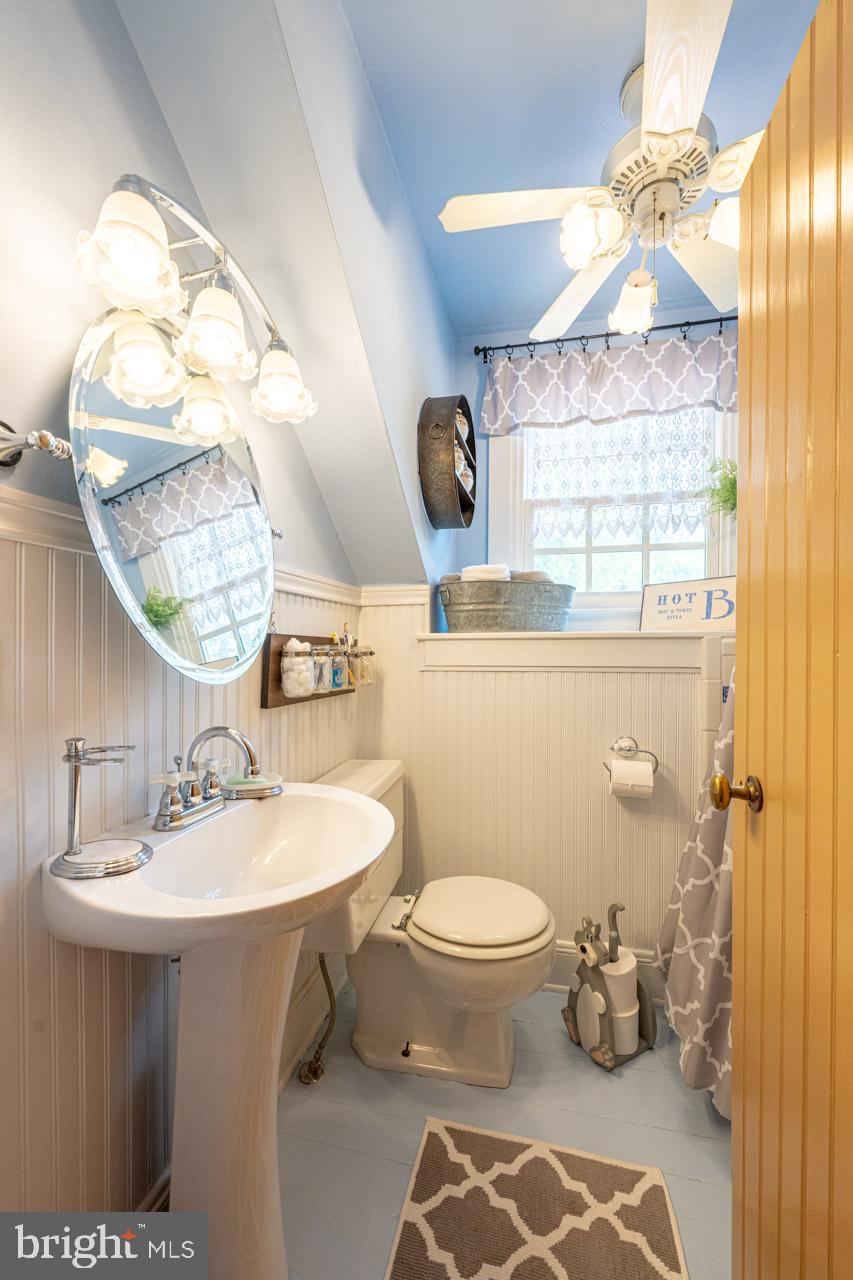 TOWN OF HILLSBORO - Residential