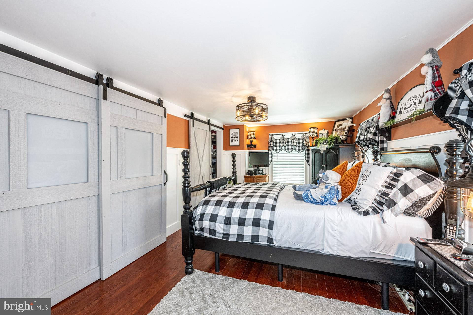 TOWN OF HILLSBORO - Residential