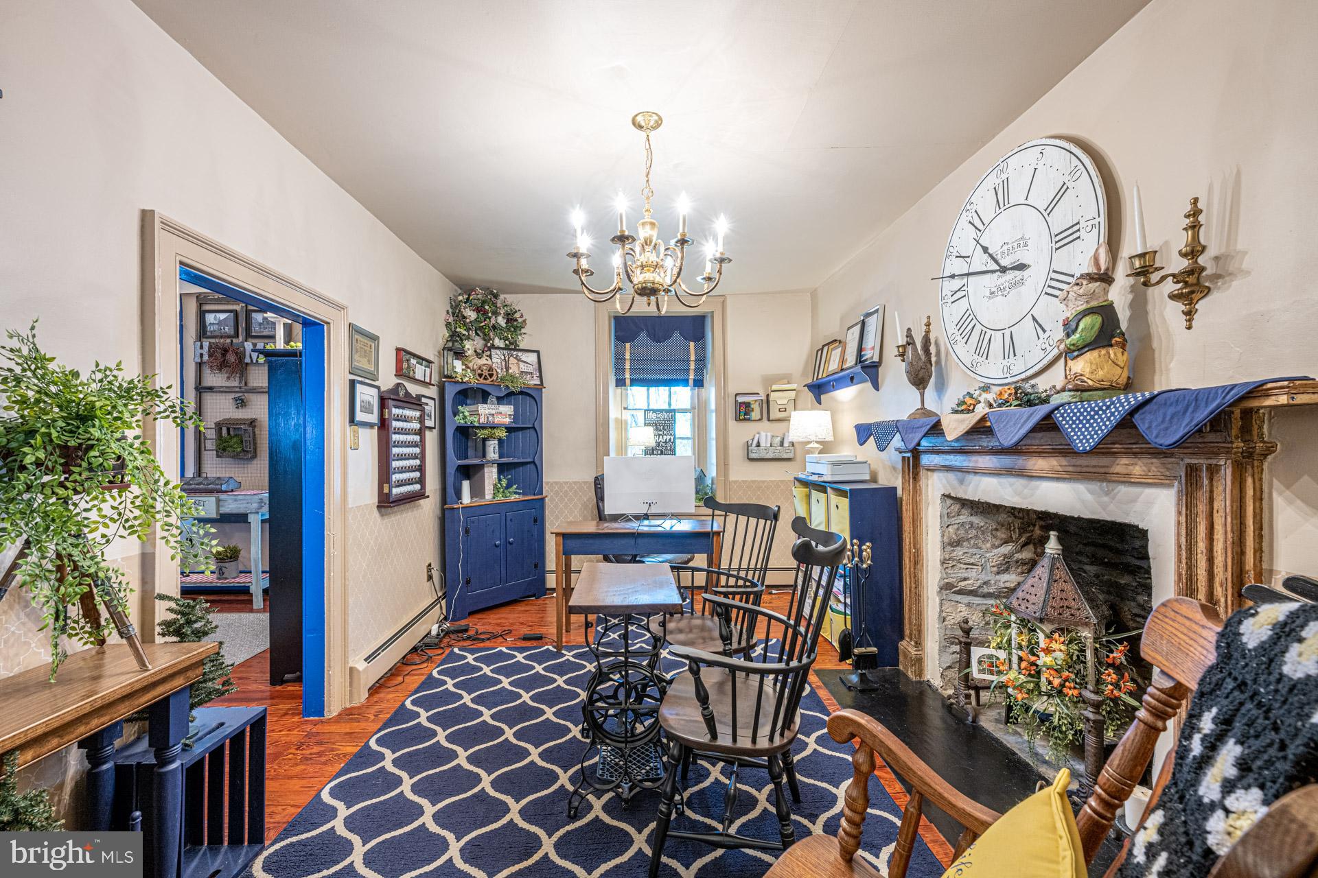 TOWN OF HILLSBORO - Residential