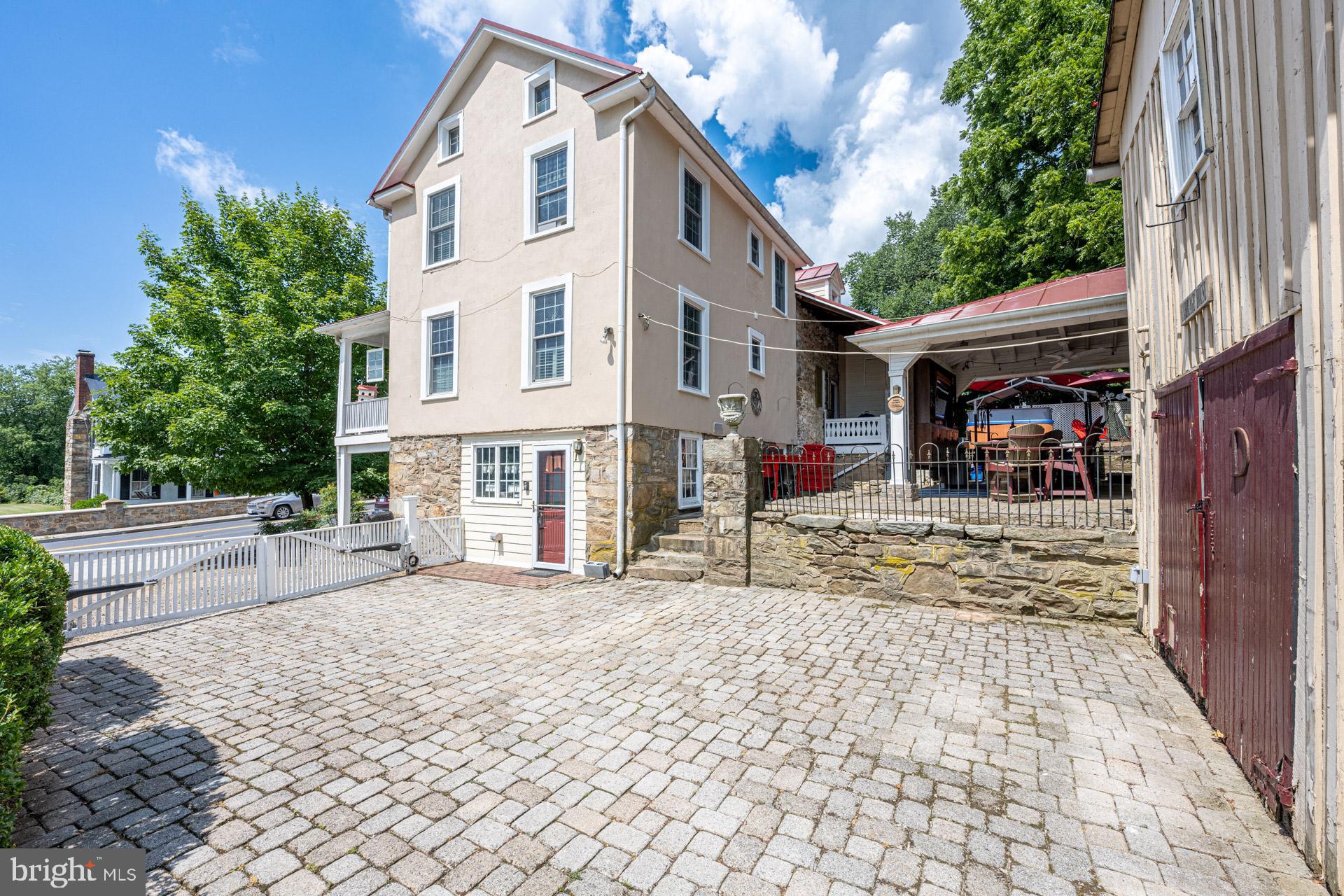 TOWN OF HILLSBORO - Residential