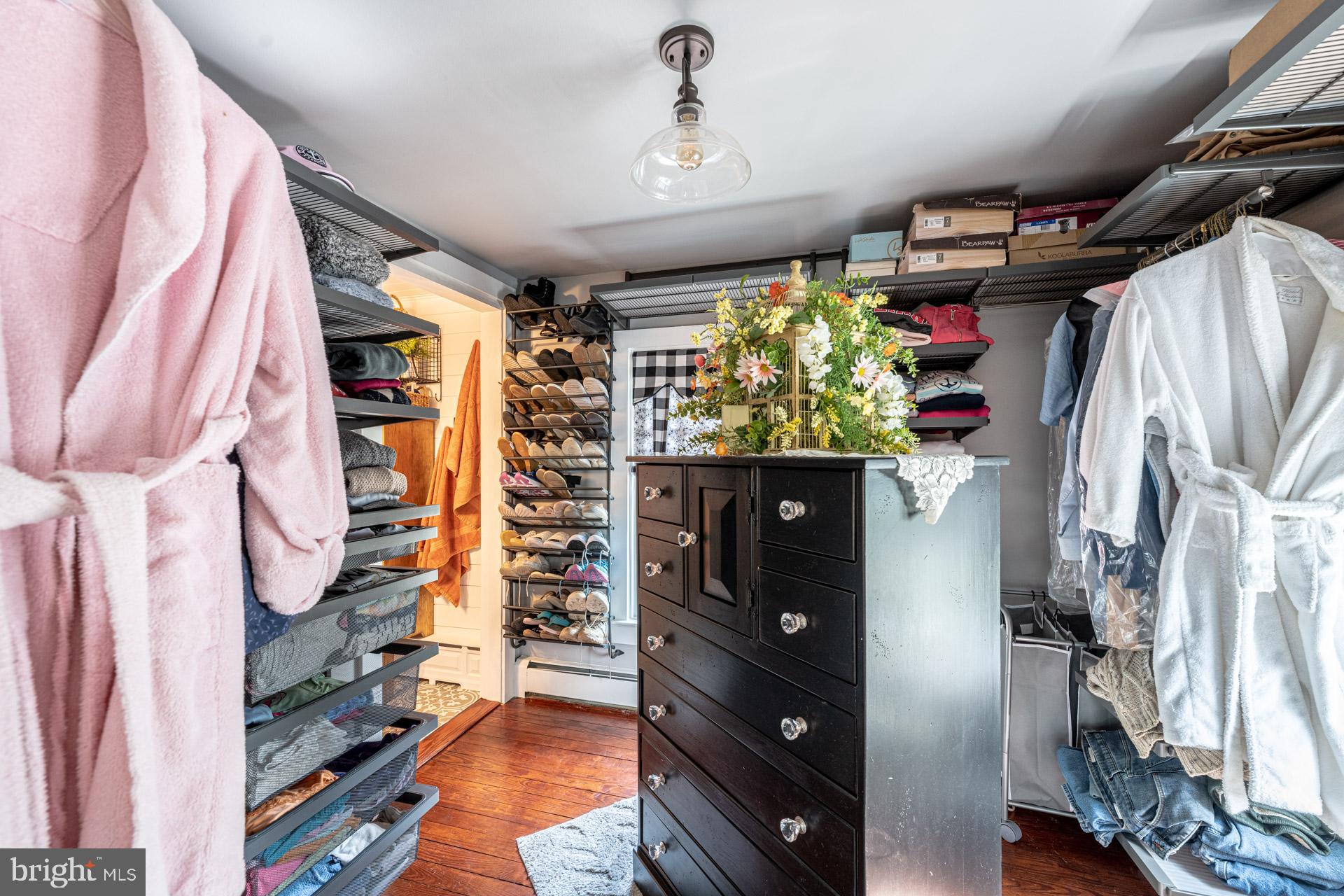 TOWN OF HILLSBORO - Residential