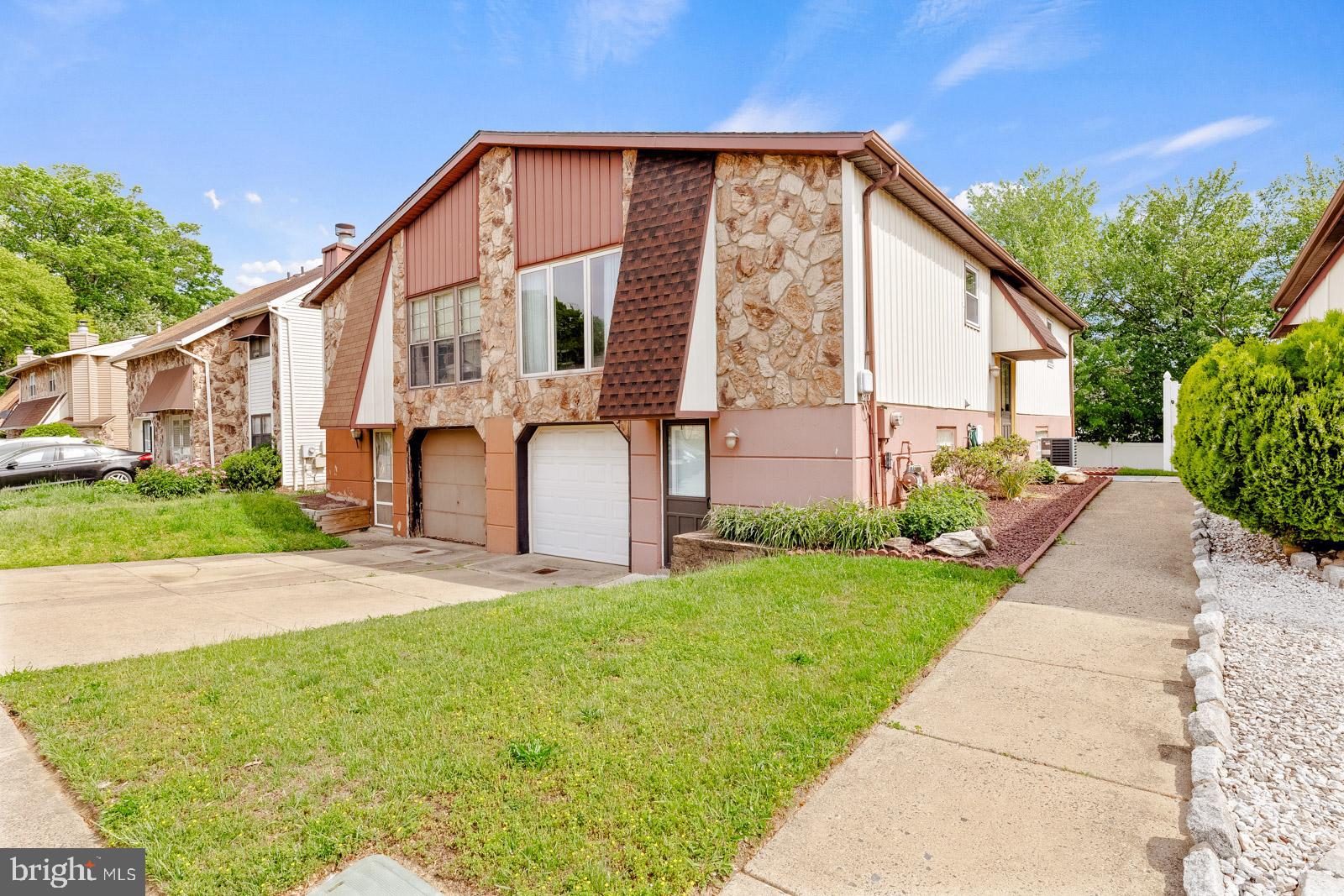 1115 FOSTER STREET