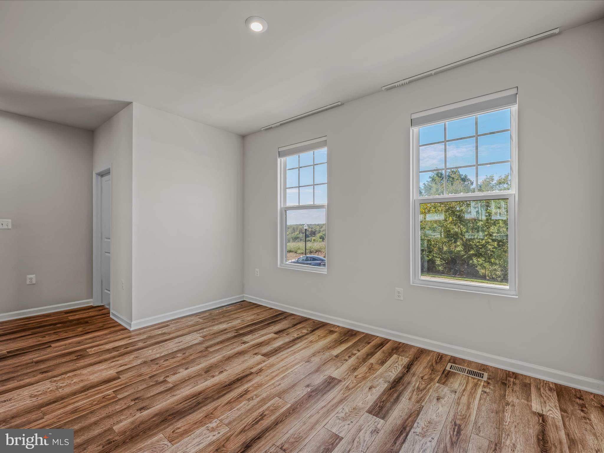 PRESIDENTS POINTE - Residential Lease