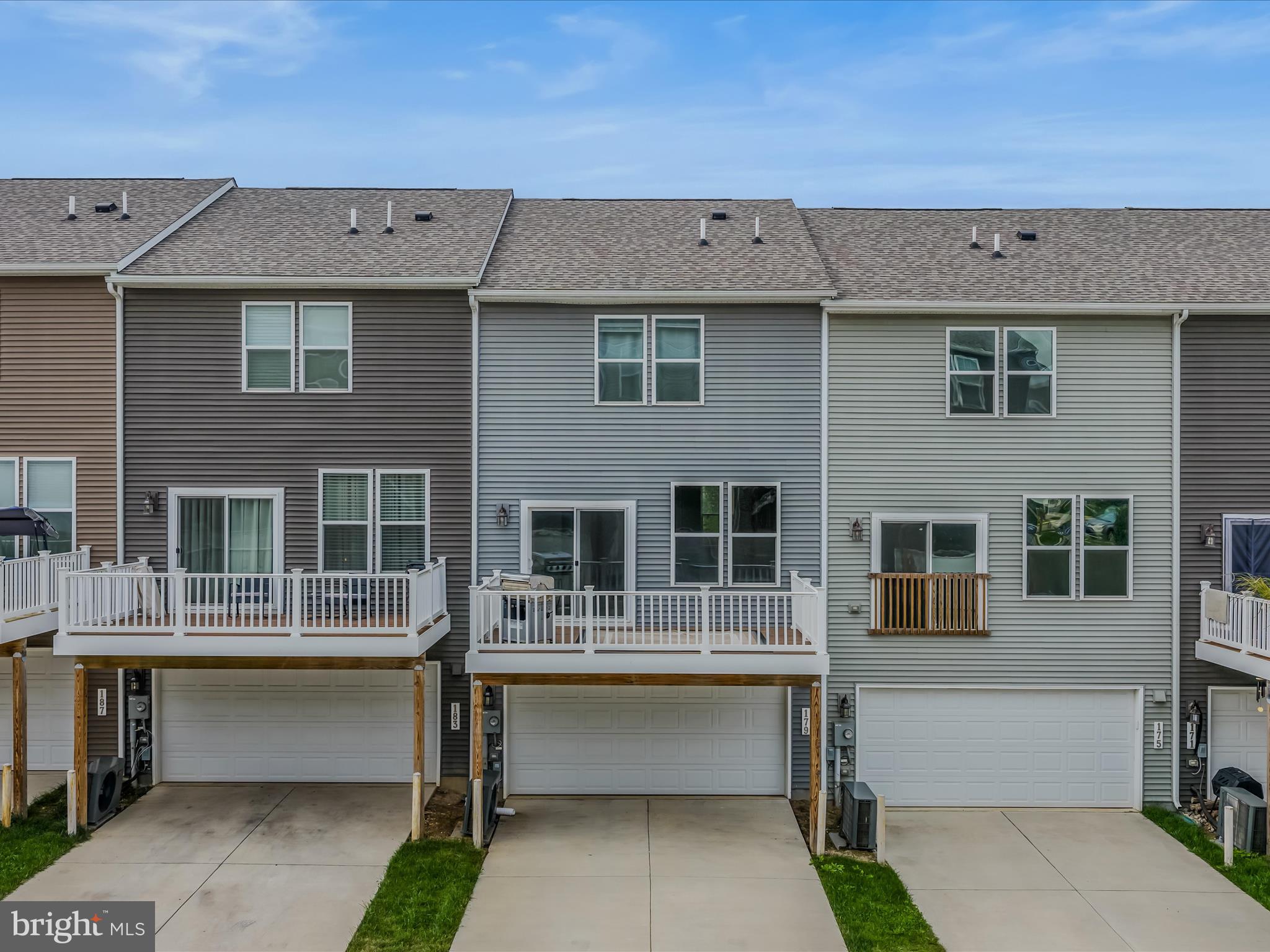 PRESIDENTS POINTE - Residential Lease