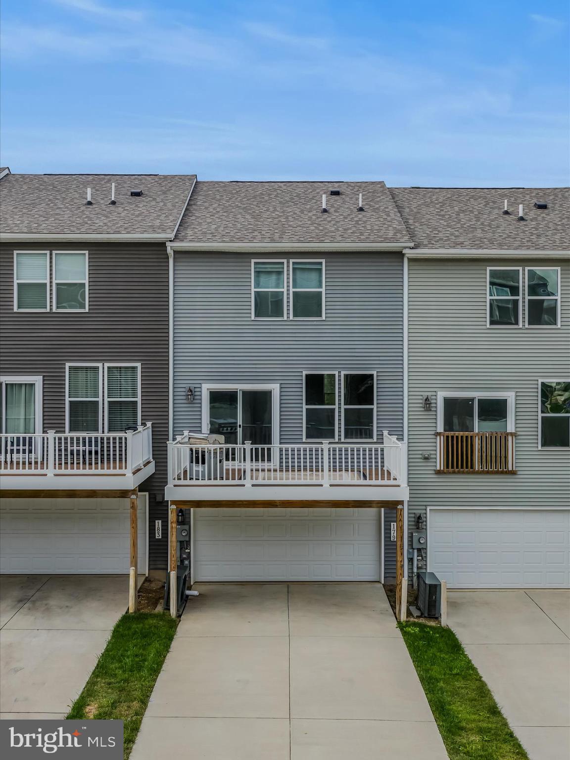 PRESIDENTS POINTE - Residential Lease