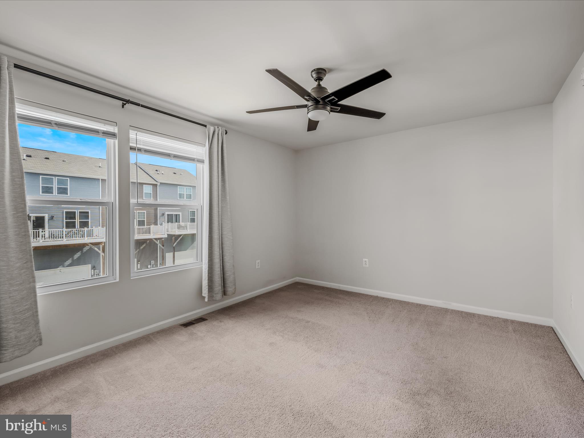 PRESIDENTS POINTE - Residential Lease