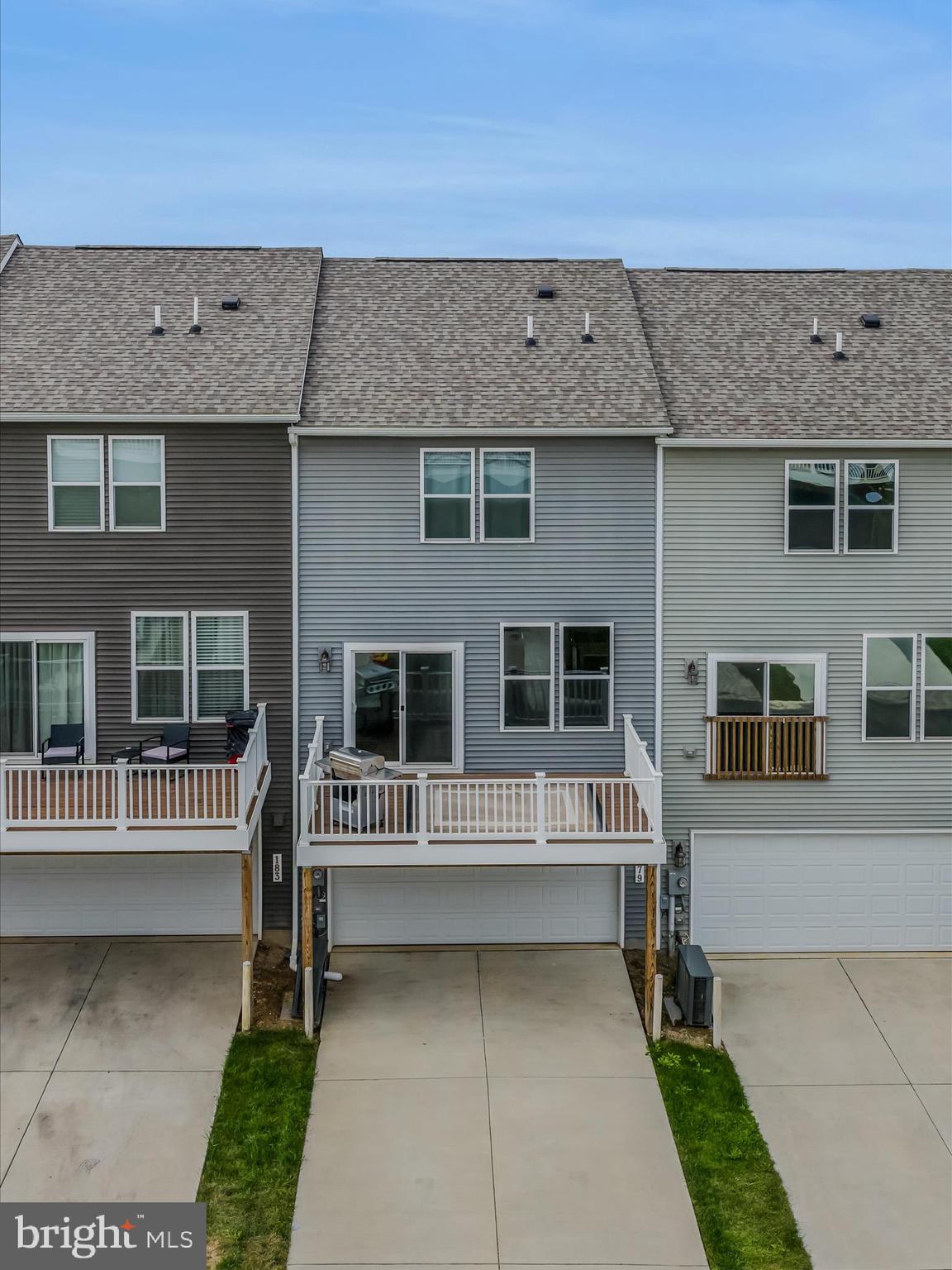 PRESIDENTS POINTE - Residential Lease