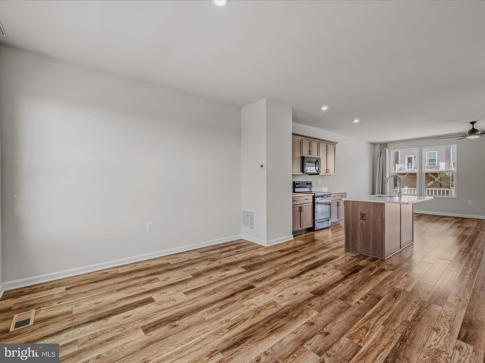 PRESIDENTS POINTE - Residential Lease