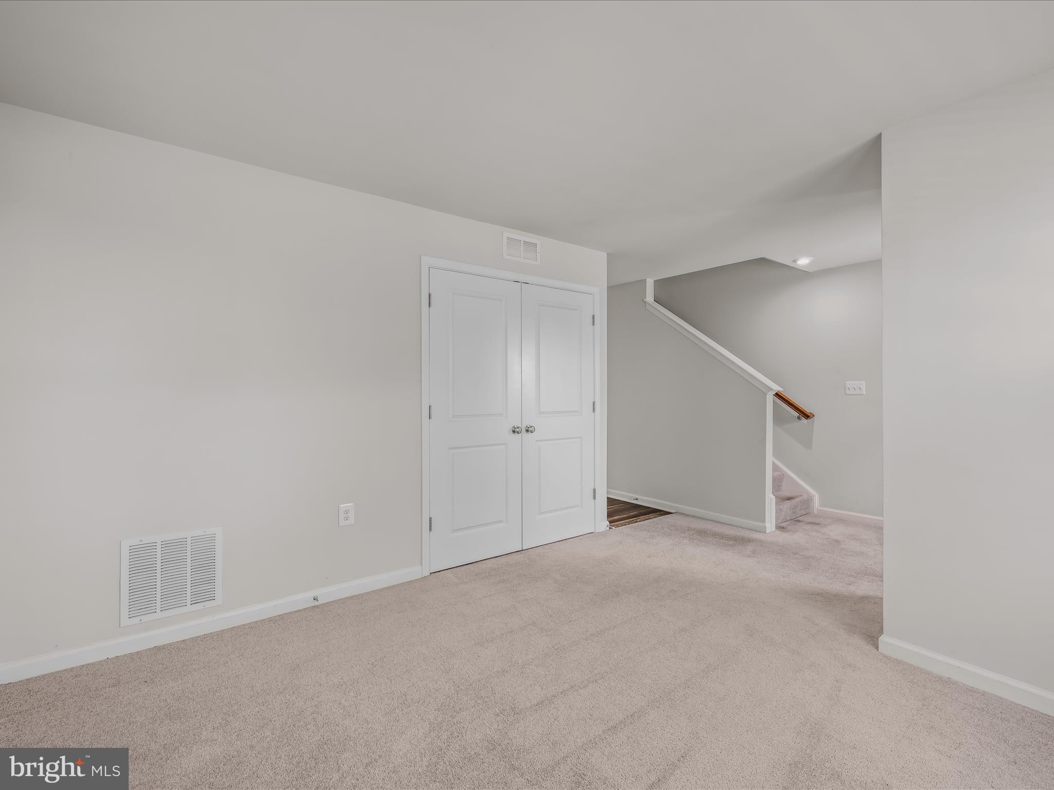 PRESIDENTS POINTE - Residential Lease