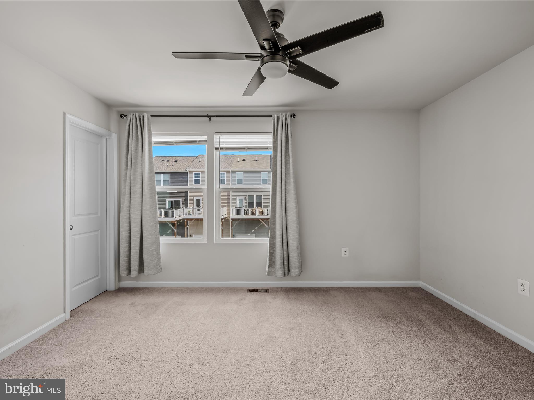 PRESIDENTS POINTE - Residential Lease