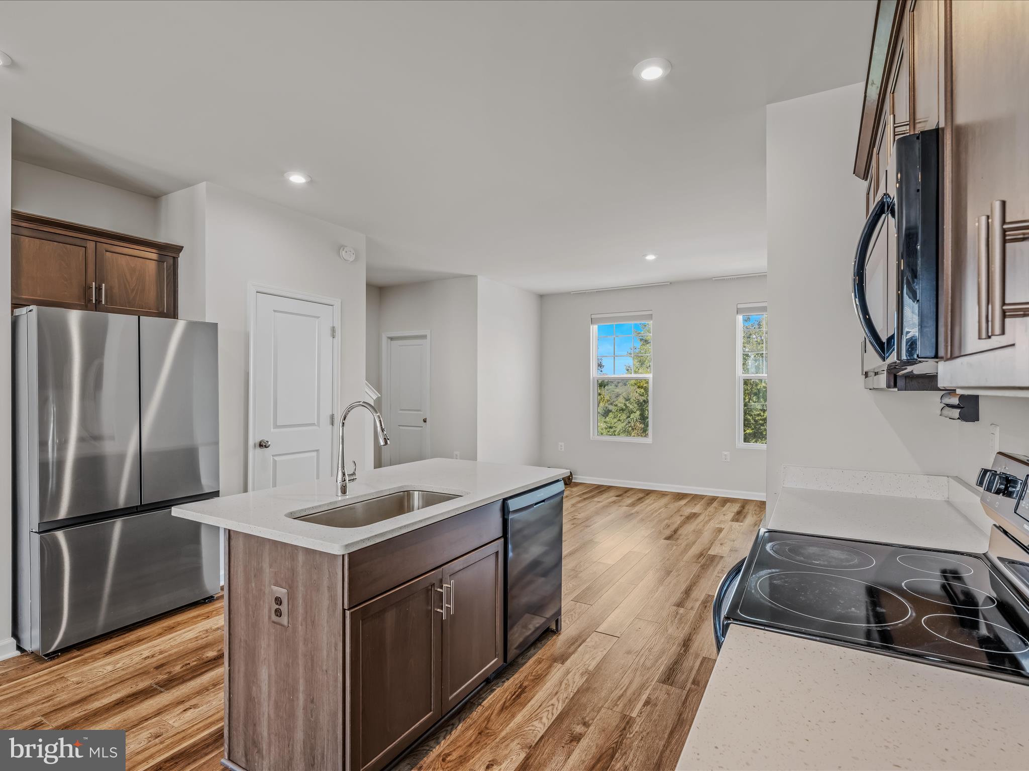 PRESIDENTS POINTE - Residential Lease