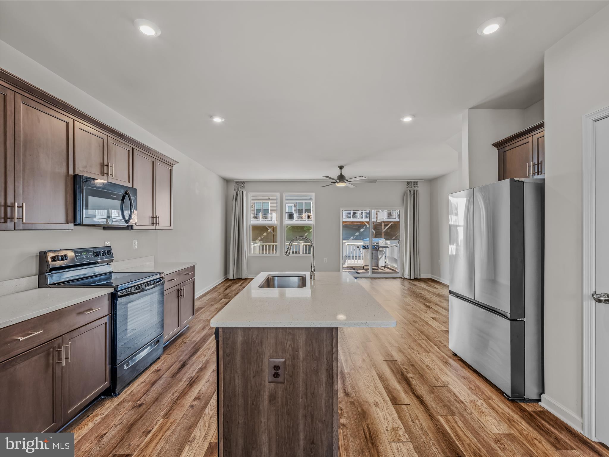 PRESIDENTS POINTE - Residential Lease