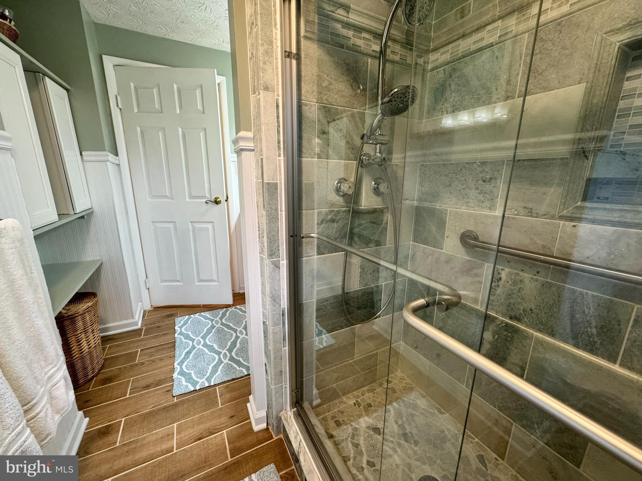 PINEDALE WOODS - Residential