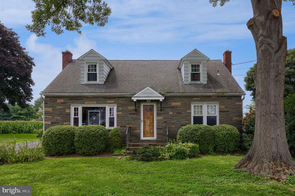Photo of 9 Barbara Avenue, WILLOW STREET, PA 17584 (MLS # PALA2093724)