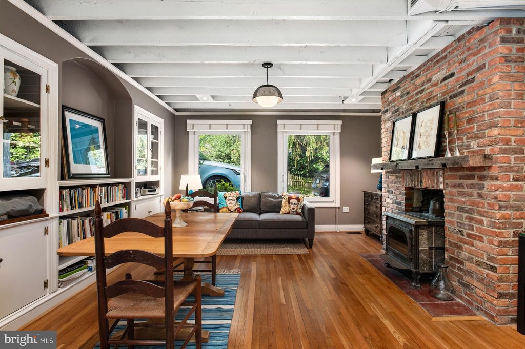Photo of 8809 Jones Mill Road, CHEVY CHASE, MD 20815 (MLS # MDMC2203094)