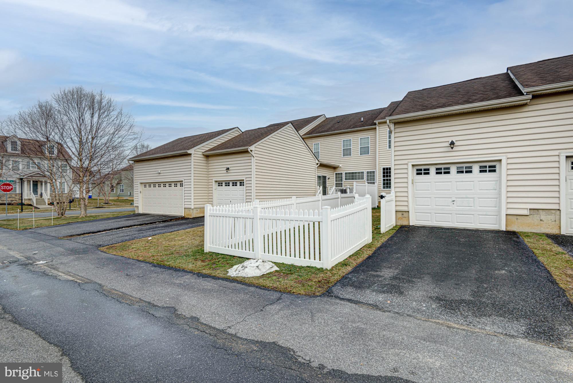 VILLAGE OF BAYBERRY - Residential