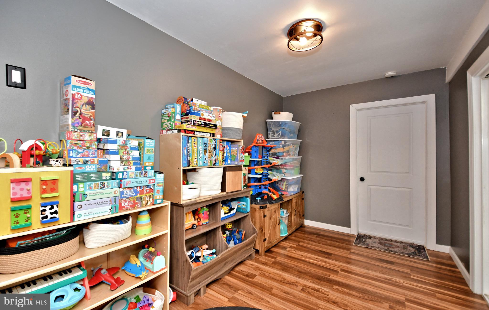 NORTHAMPTON HILLS - Residential