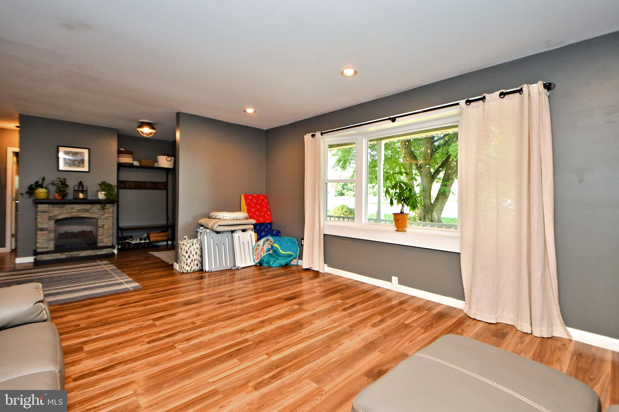 NORTHAMPTON HILLS - Residential