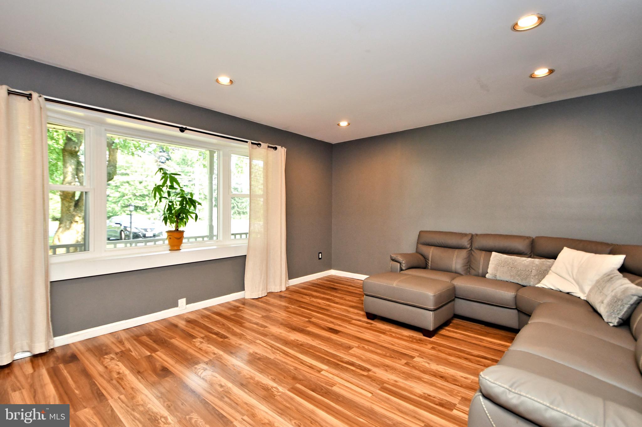 NORTHAMPTON HILLS - Residential