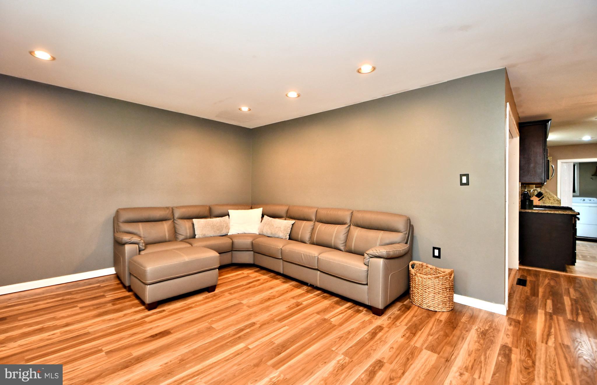 NORTHAMPTON HILLS - Residential