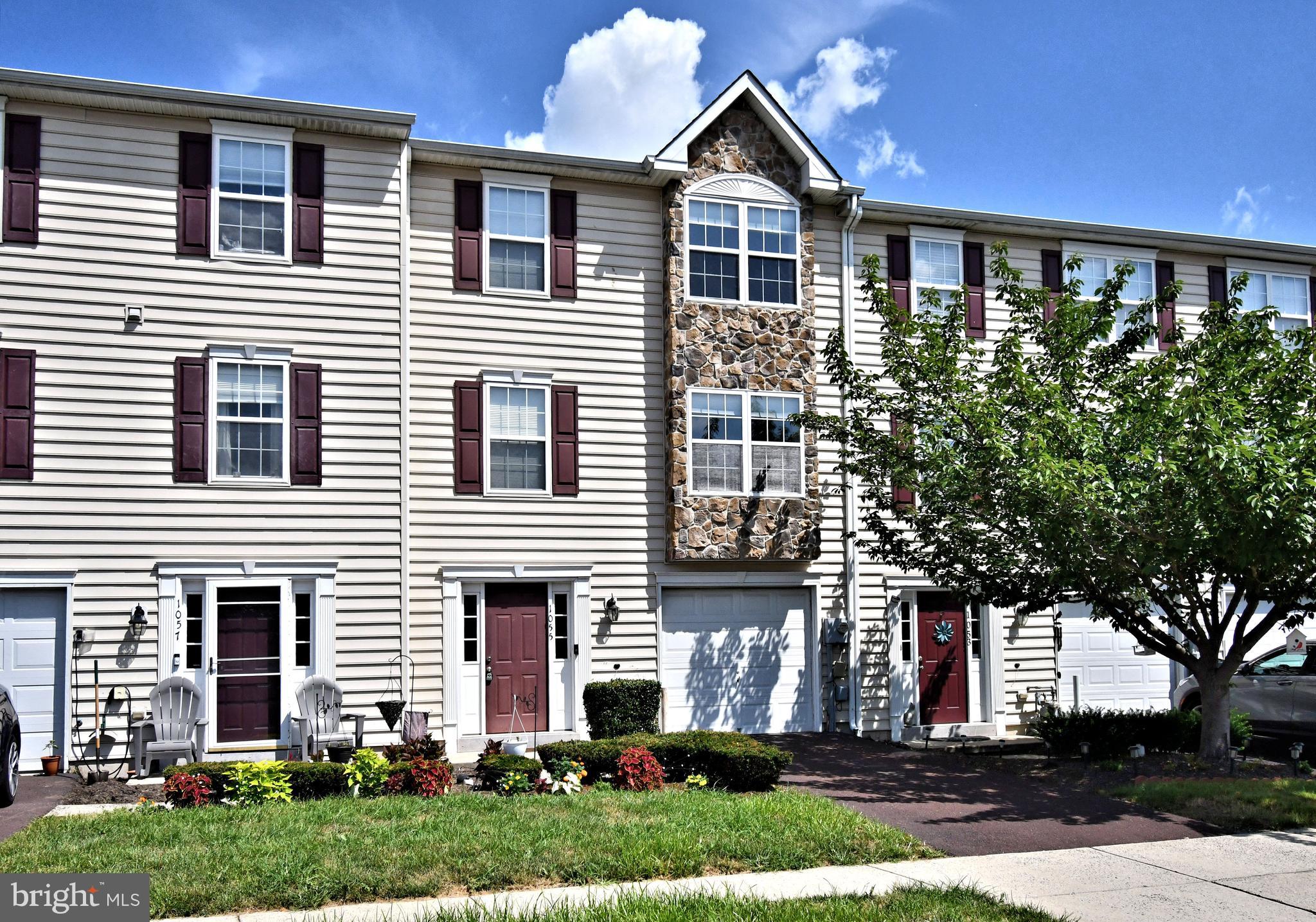 This 3 BR 2.5 BA townhome in The Court at the Ledges in Phoenixville offers hardwood floors throughout the main level, a kitchen with spacious oak cabinets and upgraded countertops, and a cozy living room featuring a gas fireplace with access to a private deck and backyard—perfect for entertaining or relaxing. The upper level boasts three generously sized bedrooms, including a large primary suite with a walk-in closet and en suite bath with stall shower, plus the convenience of a second-floor washer and dryer. A one-car garage and large unfinished basement provide ample storage. Located minutes from downtown Phoenixville, with easy access to Valley Forge, King of Prussia, and the Schuylkill River Trail, this home puts you in the heart of Phoenixville’s vibrant renaissance. Tenant responsible for electric, natural gas, water, and sewer. Pets considered on a case-by-case basis with additional pet fee and pet rent. Make your appointment to see this property today before it is gone!