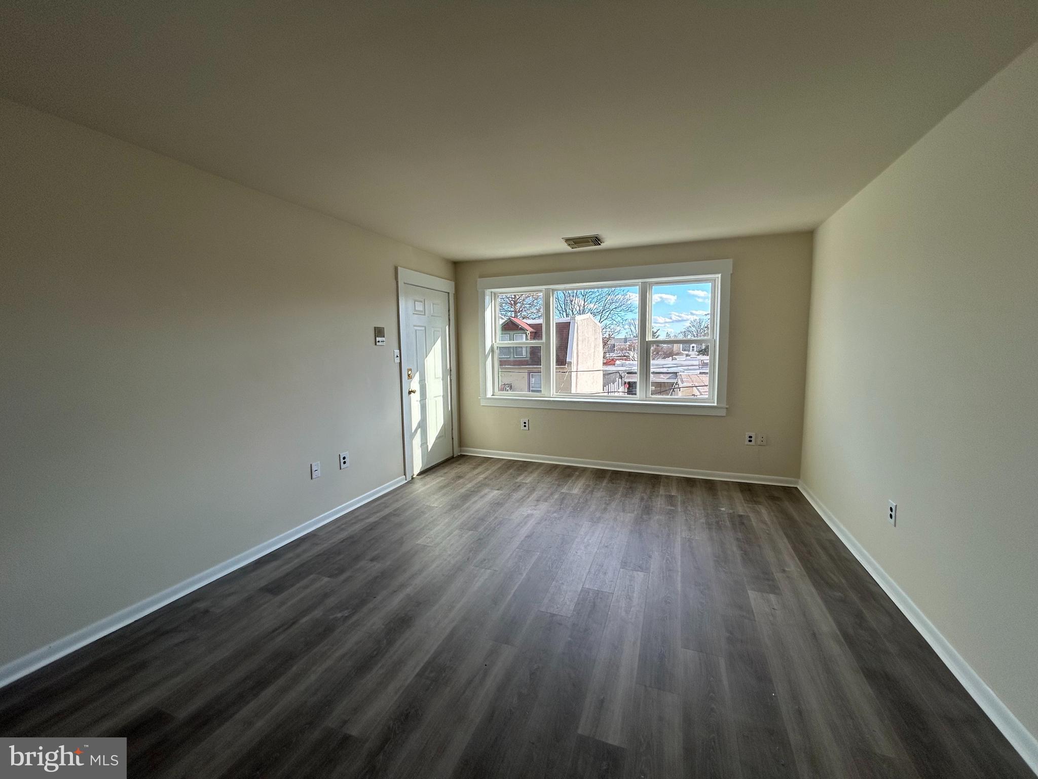 ROXBOROUGH - Residential Lease