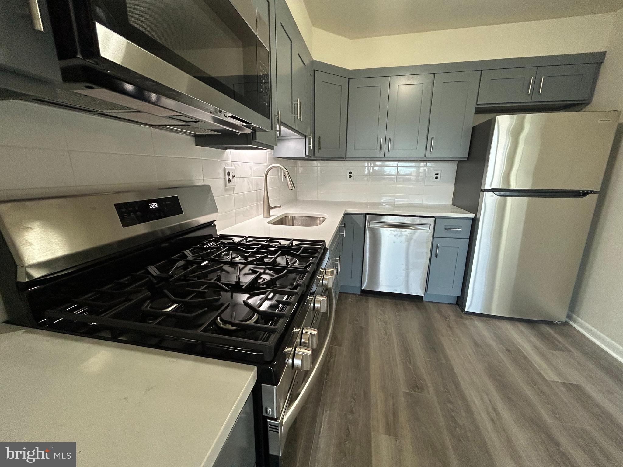 ROXBOROUGH - Residential Lease