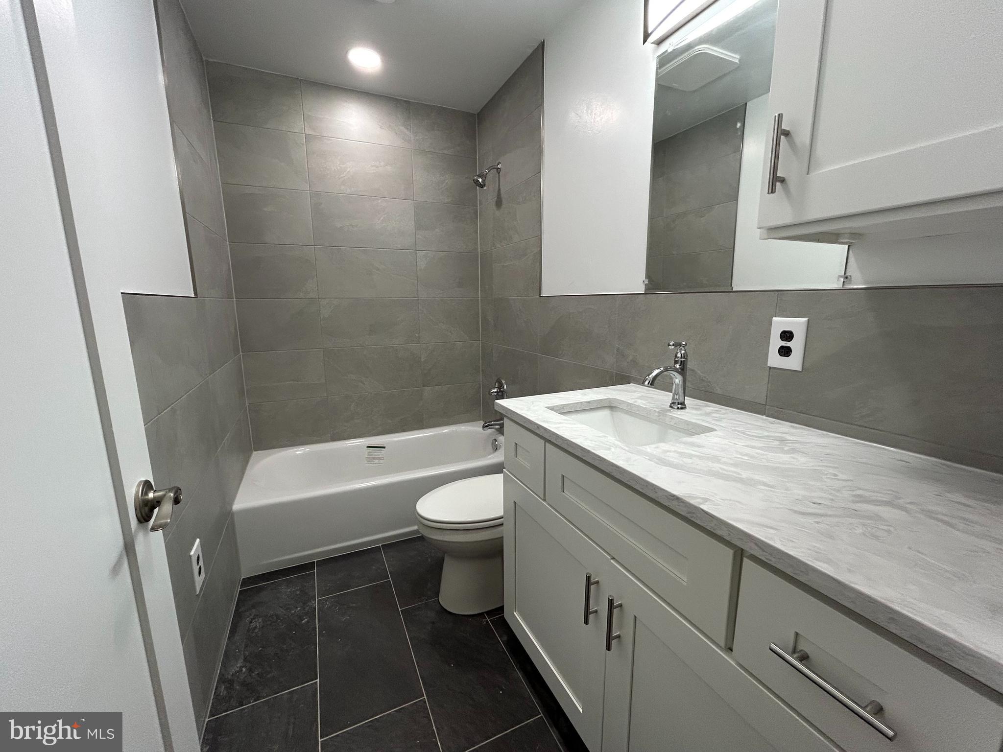 ROXBOROUGH - Residential Lease