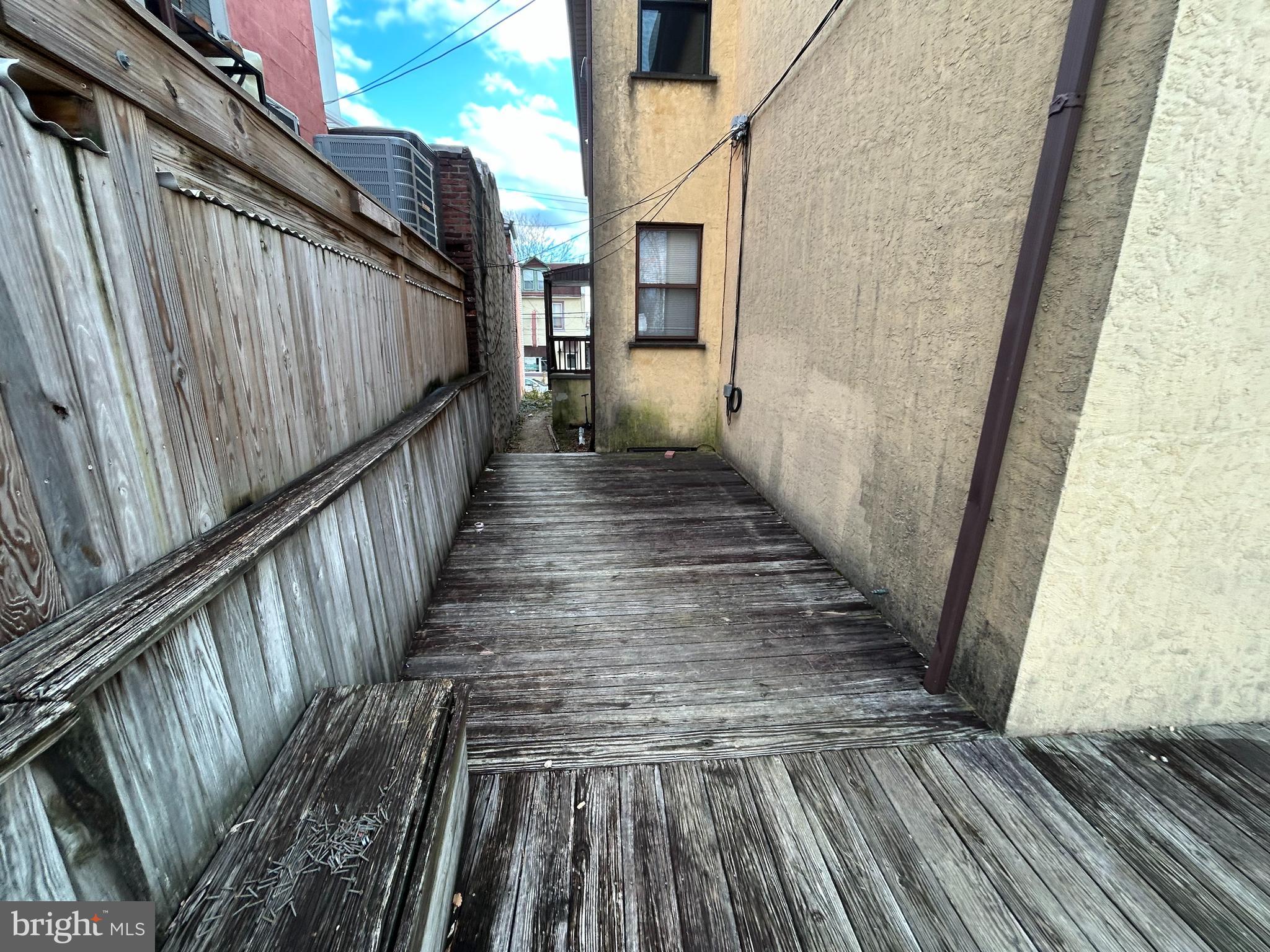 ROXBOROUGH - Residential Lease