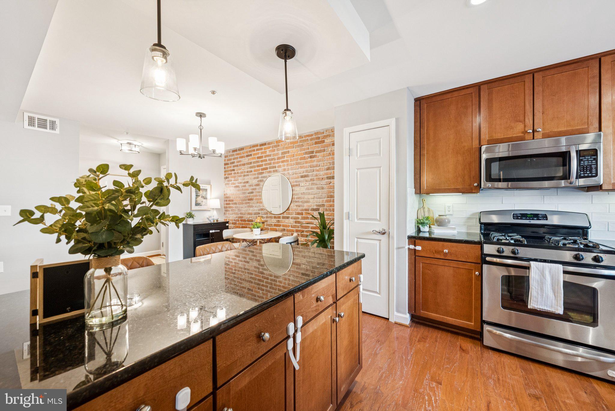 WEST VILLAGE OF SHIRLINGTON - Residential