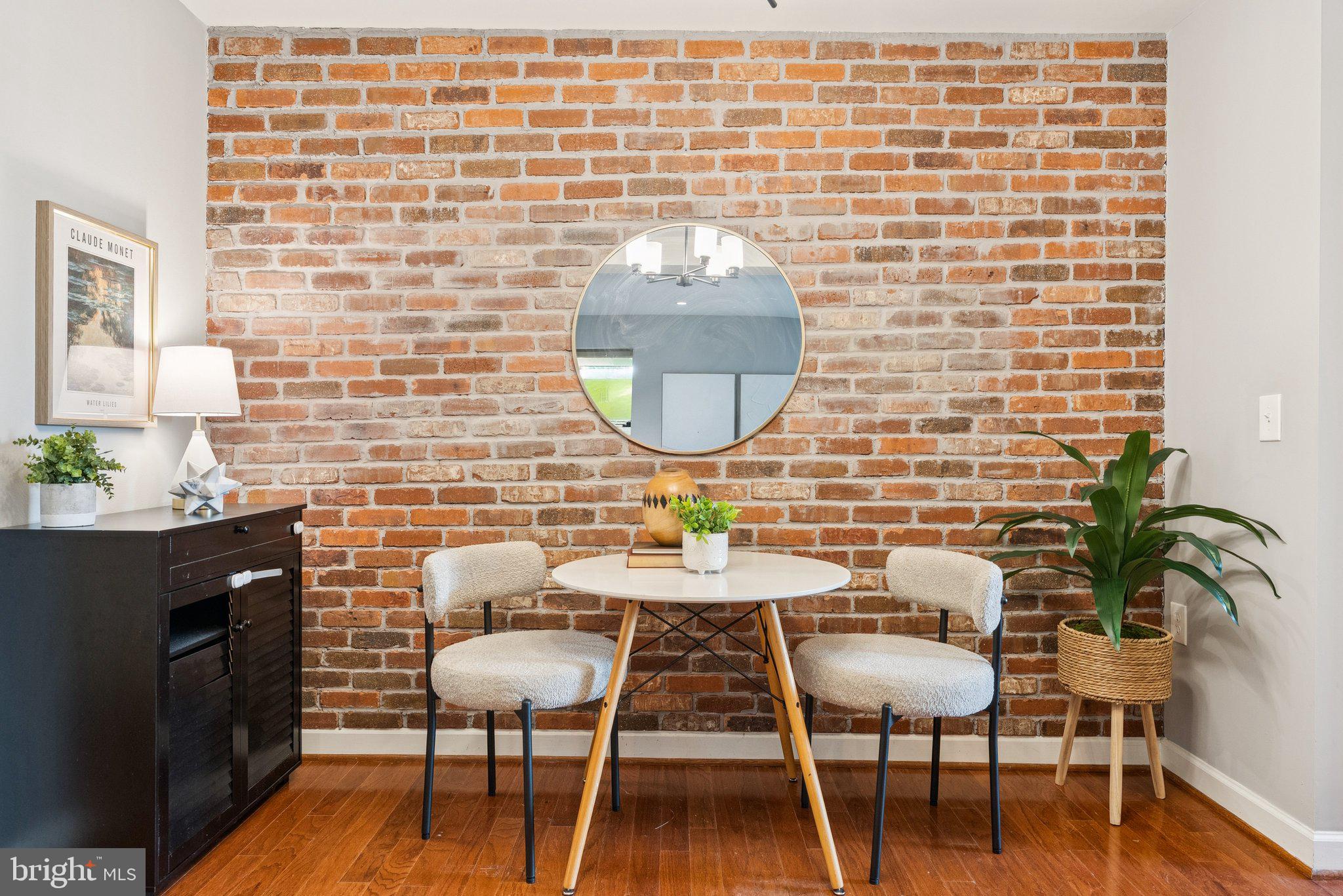 WEST VILLAGE OF SHIRLINGTON - Residential