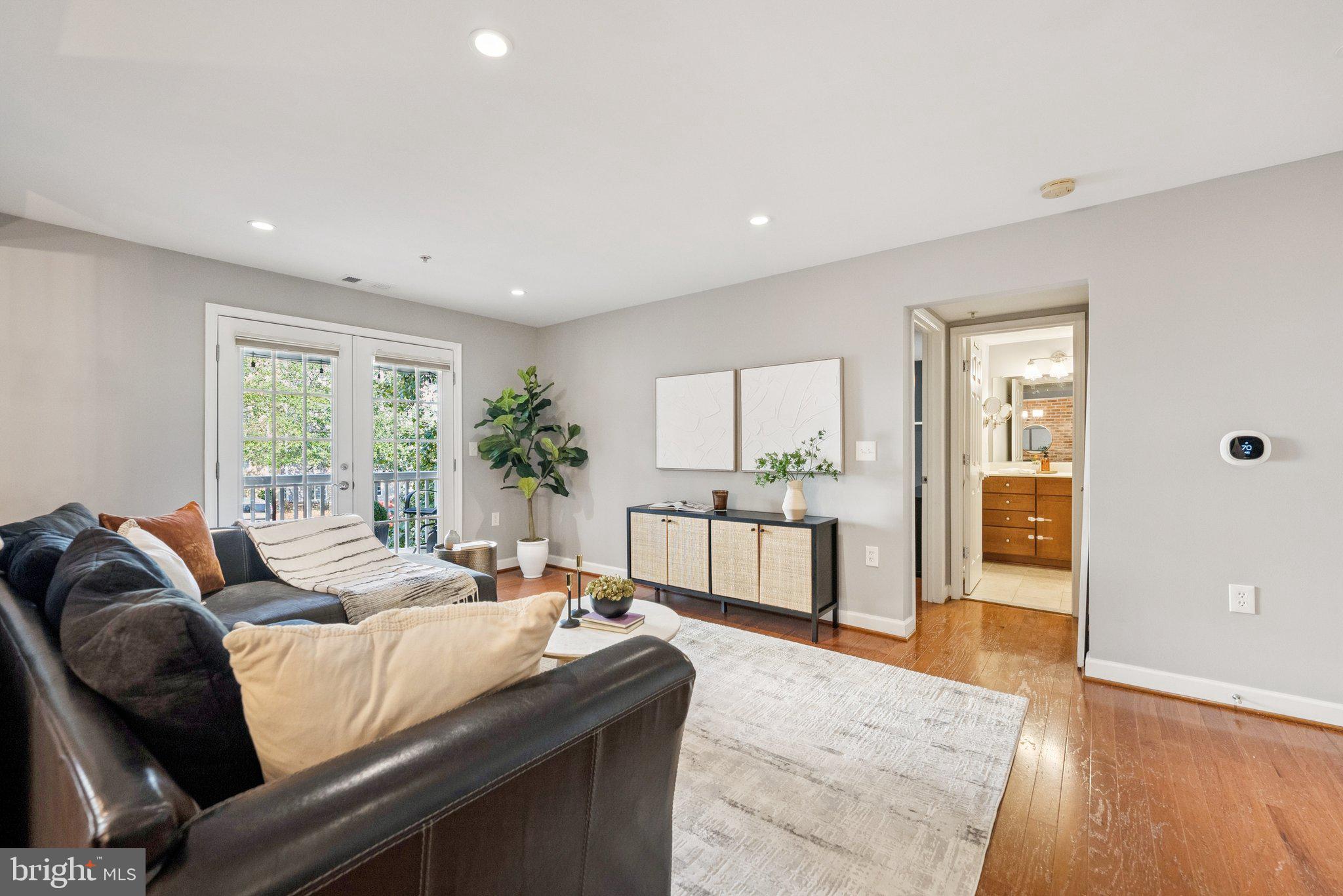 WEST VILLAGE OF SHIRLINGTON - Residential