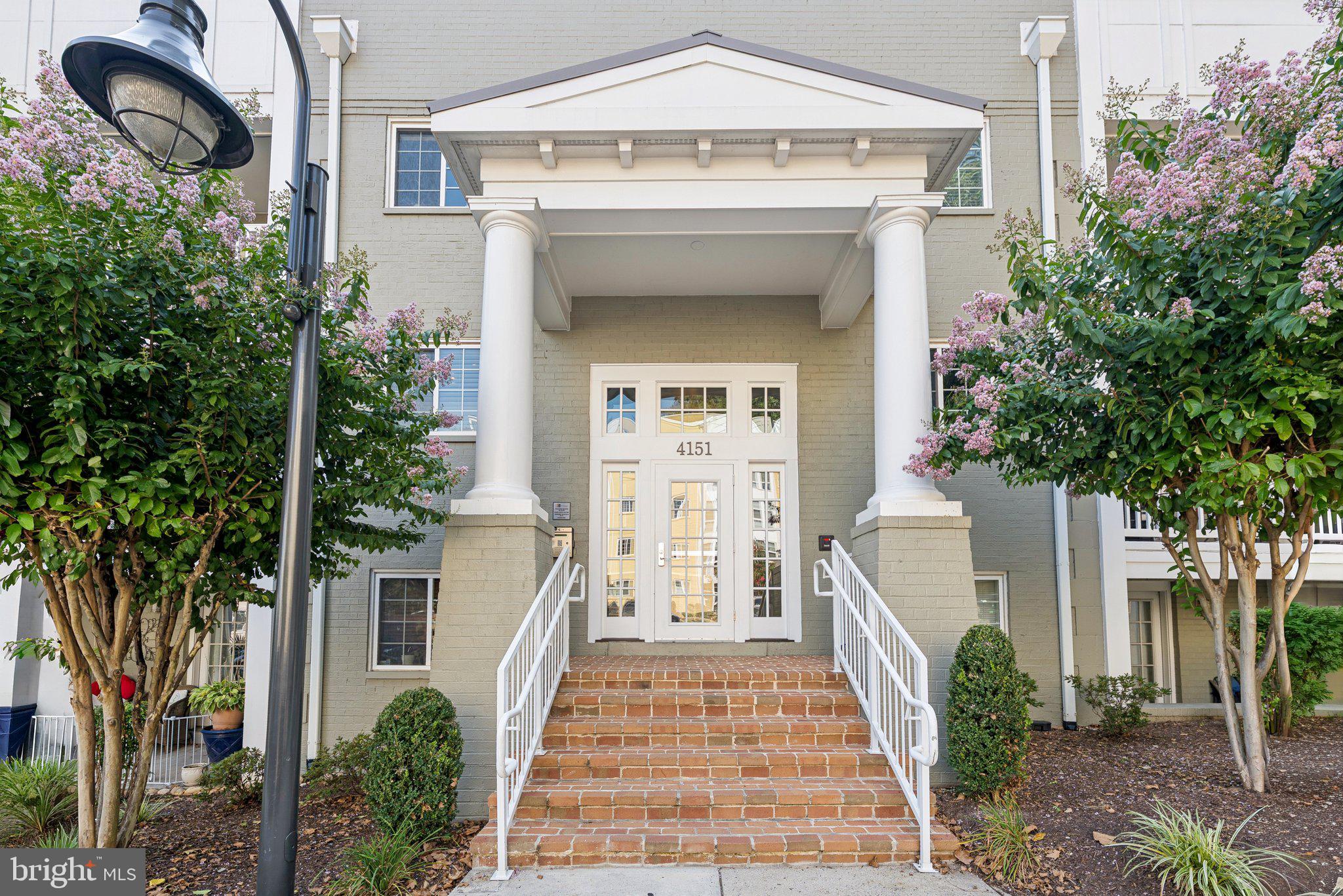 WEST VILLAGE OF SHIRLINGTON - Residential