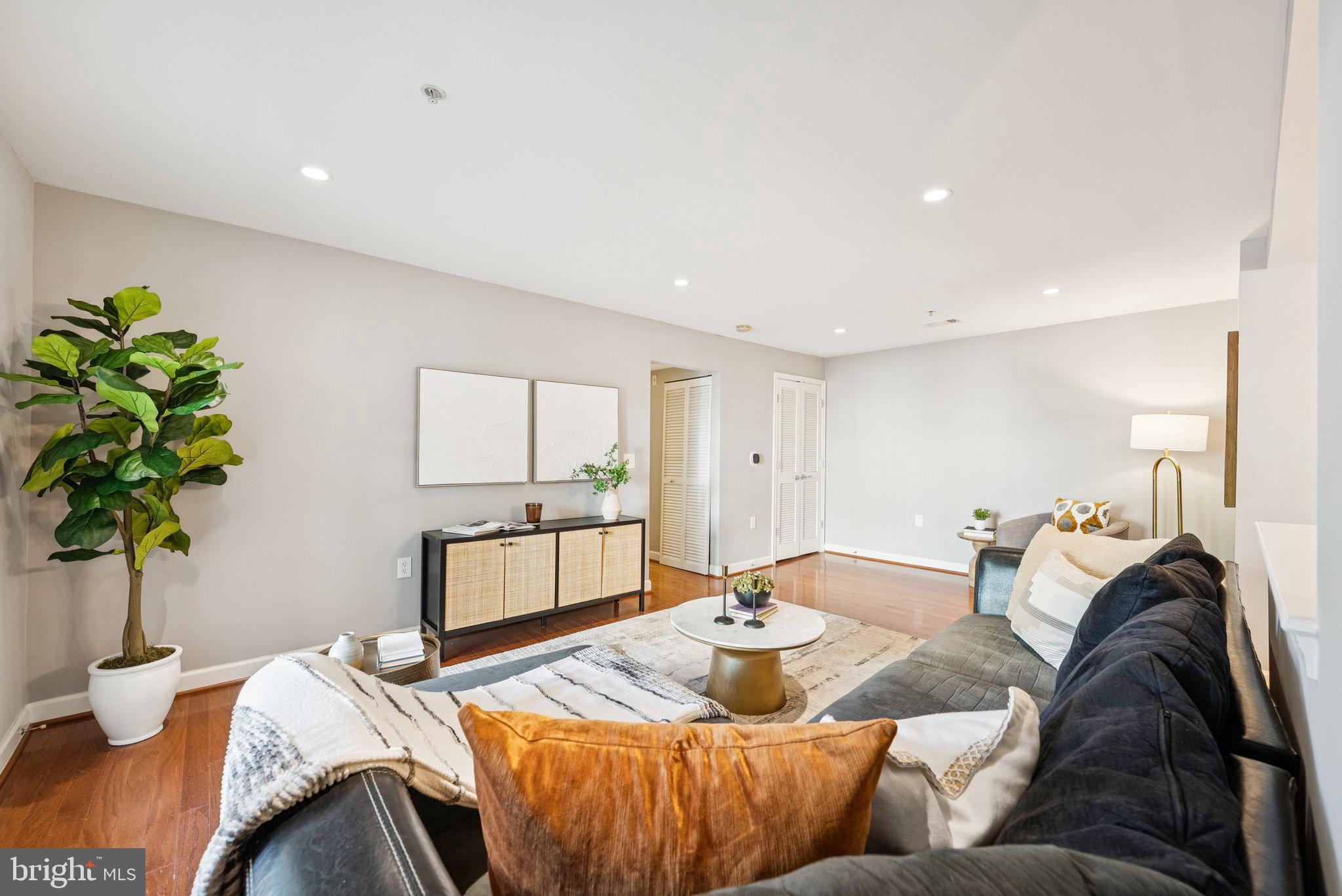 WEST VILLAGE OF SHIRLINGTON - Residential