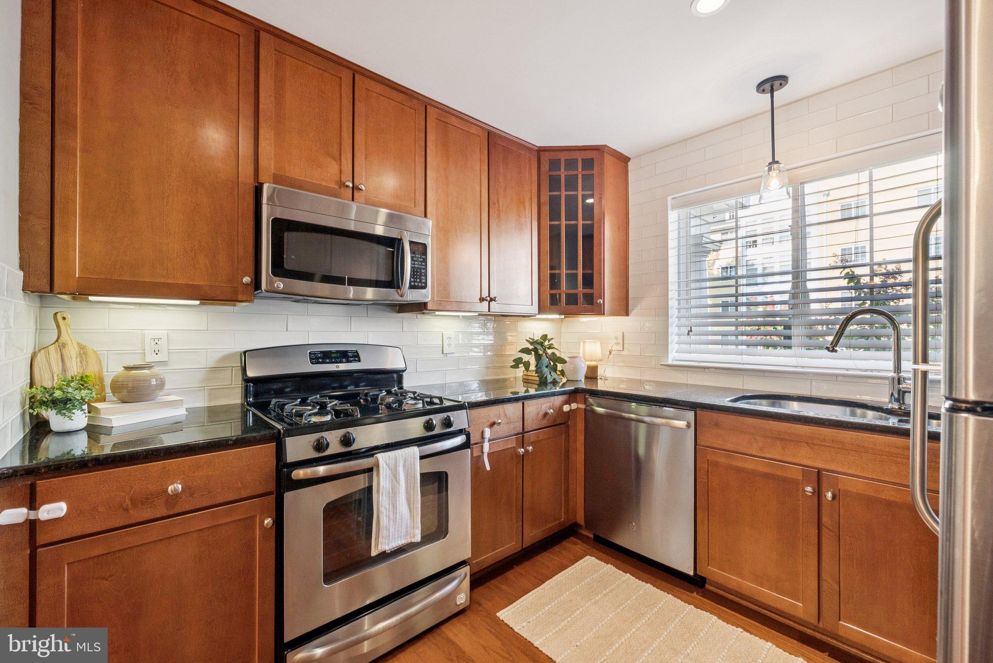 WEST VILLAGE OF SHIRLINGTON - Residential