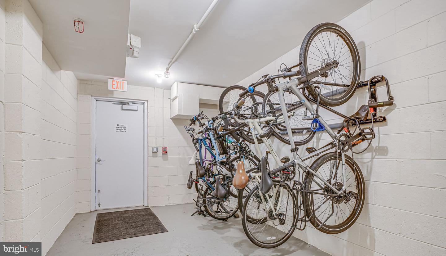 WEST VILLAGE OF SHIRLINGTON - Residential