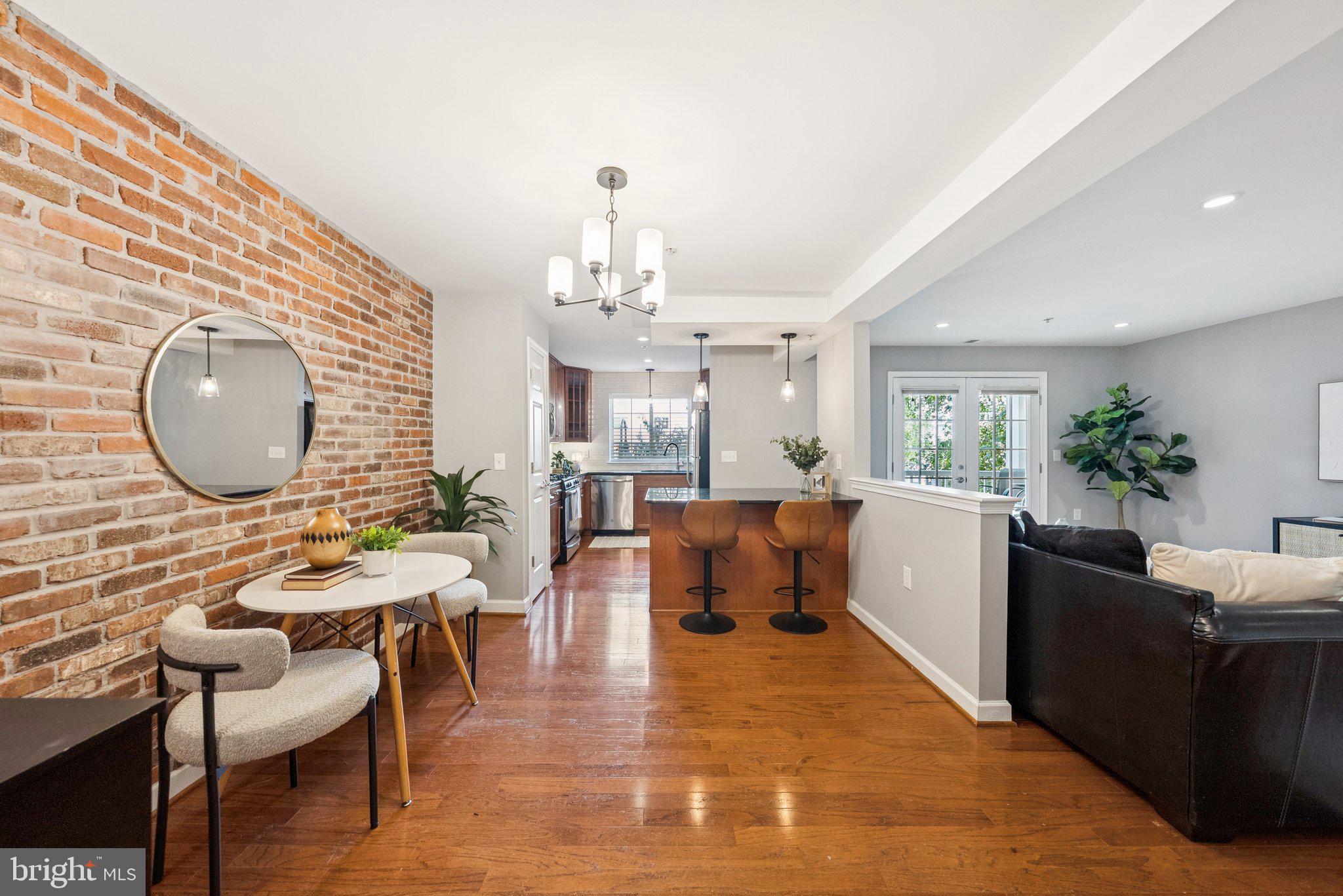 WEST VILLAGE OF SHIRLINGTON - Residential