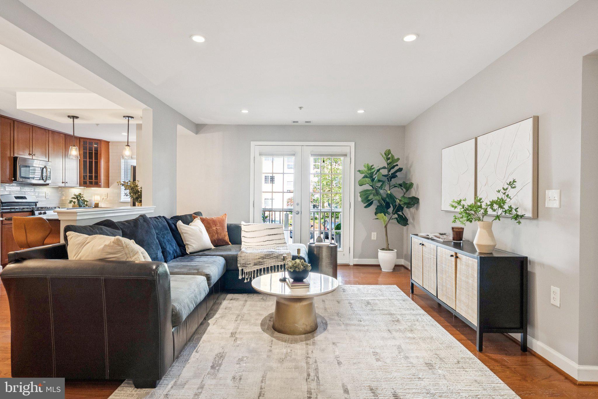 WEST VILLAGE OF SHIRLINGTON - Residential